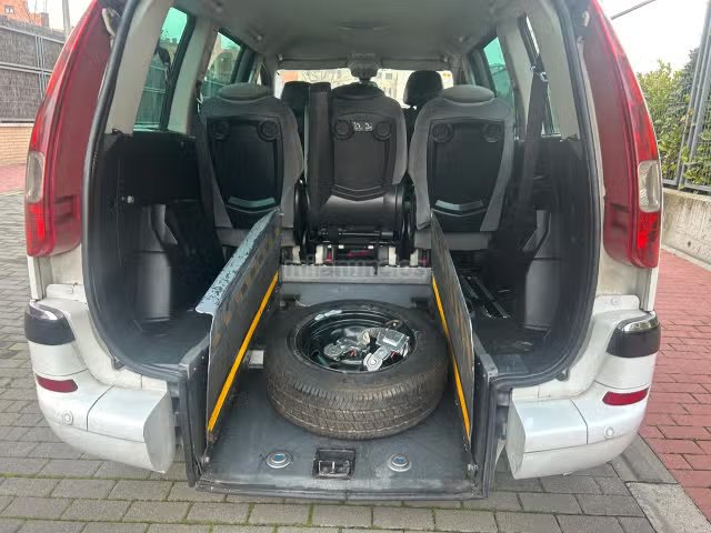 Citroën C8