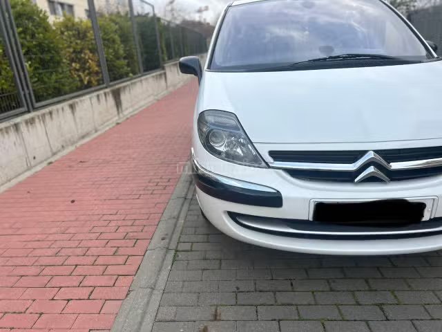 Citroën C8