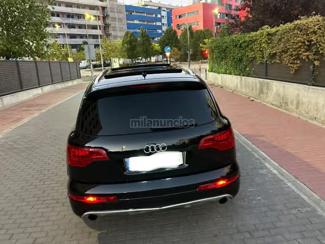 AUDI Q7